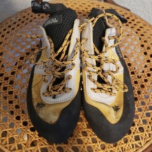 Boreal climbing shoes